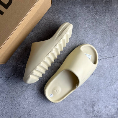 Кроссовки Adidas Yeezy Slide бежевые