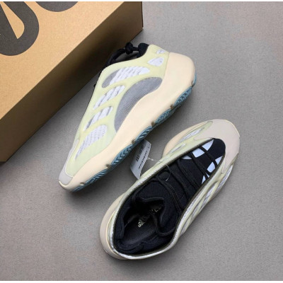 Кроссовки ADIDAS YEEZY BOOST 700 бежевые с  серым