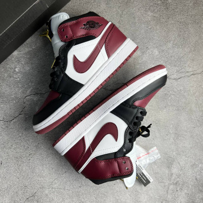Кроссовки NIKE AIR JORDAN красные с  черным NIK-76