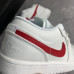 Кроссовки NIKE JORDAN 1 белые с  красным