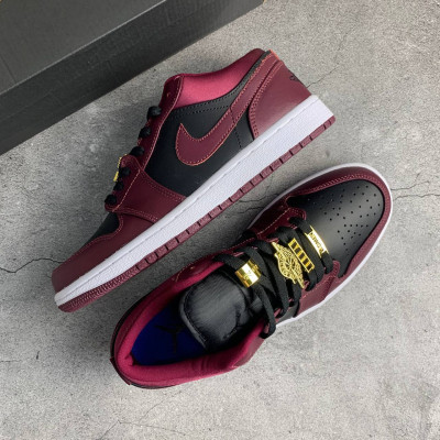 Кроссовки NIKE JORDAN 1 бордовые с  черным и  золотым