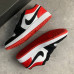 Кроссовки NIKE JORDAN 1 красные с  черным и  белым